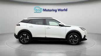 Peugeot E-2008 ALLURE PREMIUM