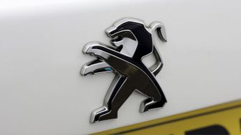 Peugeot E-2008 ALLURE PREMIUM
