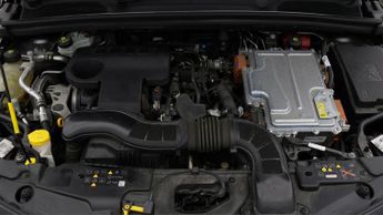 Renault Clio E-TECH ENGINEERED