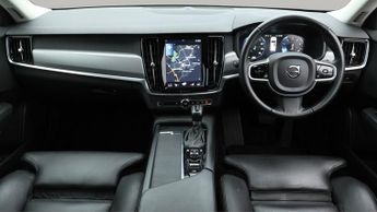Volvo V90 T4 MOMENTUM PLUS