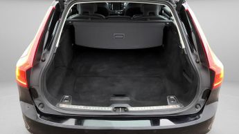Volvo V90 T4 MOMENTUM PLUS