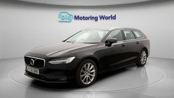 Volvo V90 T4 MOMENTUM PLUS
