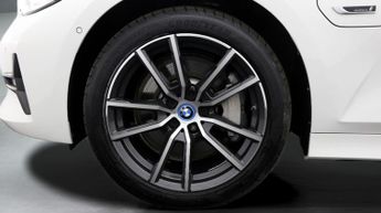BMW 3 Series 330E SPORT PRO