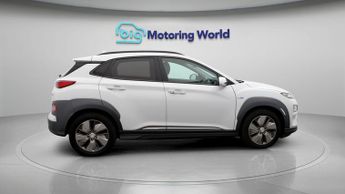 Hyundai KONA PREMIUM SE