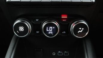 Renault Captur E-TECH ENGINEERED