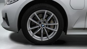 BMW 3 Series 330E SE PRO