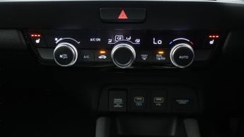 Honda Jazz I-MMD CROSSTAR EX