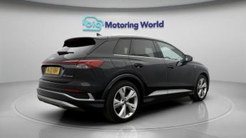 Audi Q4 e-tron S LINE