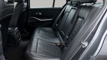 BMW 3 Series 330E M SPORT
