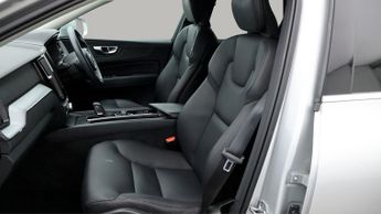 Volvo XC60 B5 MOMENTUM AWD