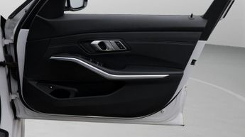 BMW 3 Series 330E M SPORT