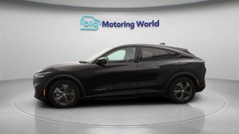 Ford Mustang Mach-E BASE