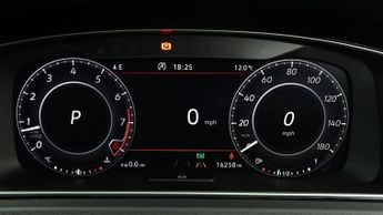 Volkswagen Golf GTI PERFORMANCE TSI DSG