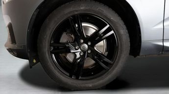 Volvo XC60 B5 R-DESIGN