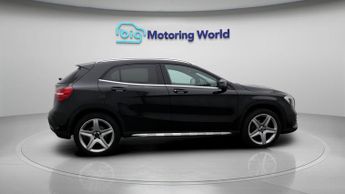 Mercedes-Benz GLA GLA 180 AMG LINE EDITION