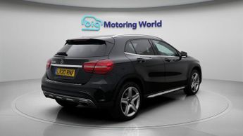 Mercedes-Benz GLA GLA 180 AMG LINE EDITION