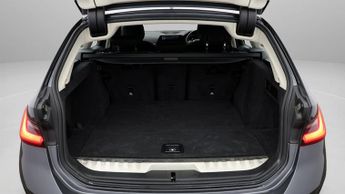BMW 3 Series 330E SE PRO
