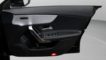Mercedes-Benz CLA CLA 220 AMG LINE