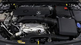 Mercedes-Benz CLA CLA 220 AMG LINE