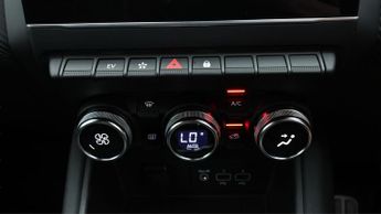 Renault Captur E-TECH ENGINEERED