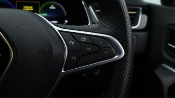 Renault Captur E-TECH ENGINEERED