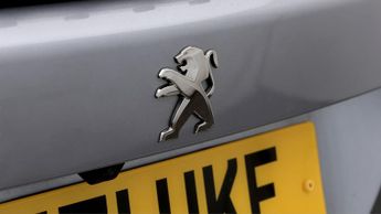 Peugeot E-2008 GT PREMIUM