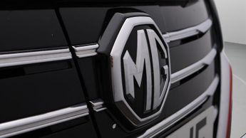 MG MG5 EXCLUSIVE