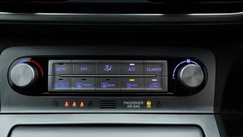 Hyundai KONA PREMIUM