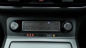 Hyundai KONA PREMIUM