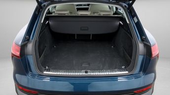 Audi e-tron QUATTRO BASE