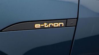 Audi e-tron QUATTRO BASE