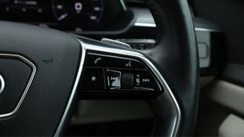 Audi e-tron QUATTRO BASE
