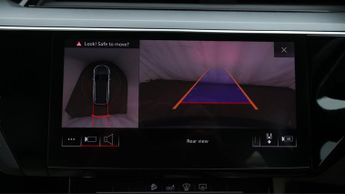 Audi e-tron QUATTRO BASE
