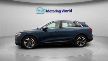 Audi e-tron QUATTRO BASE
