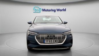 Audi e-tron QUATTRO BASE