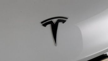 Tesla Model Y BASE