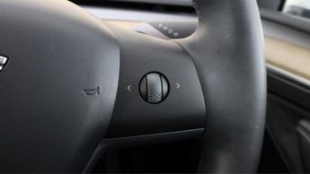 Tesla Model Y BASE