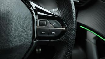 Peugeot E-2008 GT PREMIUM