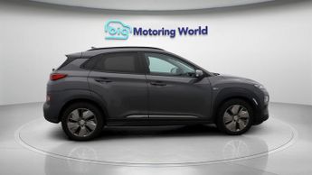 Hyundai KONA PREMIUM