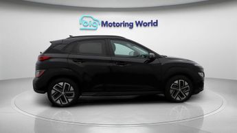 Hyundai KONA PREMIUM