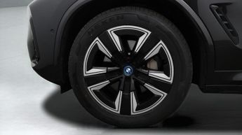 BMW iX3 M SPORT