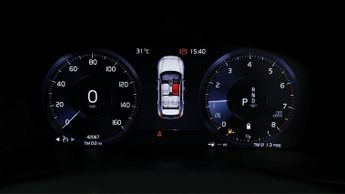 Volvo XC40 B5 R-DESIGN PRO AWD