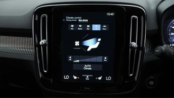 Volvo XC40 B5 R-DESIGN PRO AWD