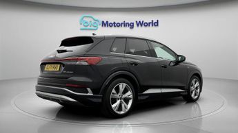 Audi Q4 e-tron S LINE