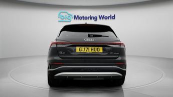 Audi Q4 e-tron S LINE