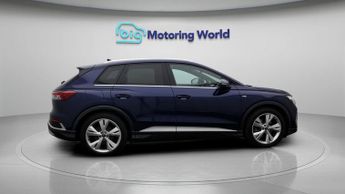 Audi Q4 e-tron S LINE