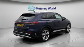 Audi Q4 e-tron S LINE
