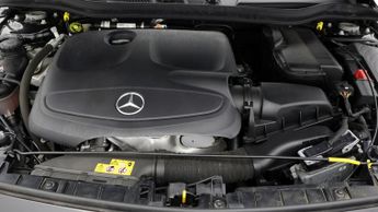 Mercedes-Benz GLA GLA 180 AMG LINE EDITION