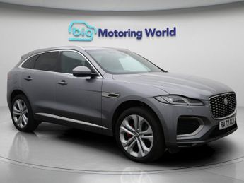 Jaguar F-PACE R-DYNAMIC HSE BLACK