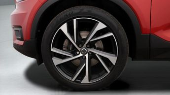 Volvo XC40 B4 R-DESIGN PRO